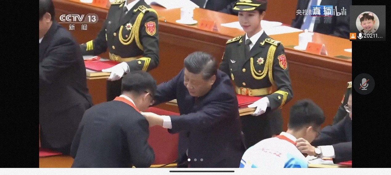 12bet手机端app官网2021级硕士一班党支部学习习近平总书记在冬奥、冬残奥表彰大会发表的重要讲话
